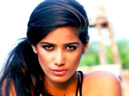 Poonam Pandey may don bikini for 'Nasha' song